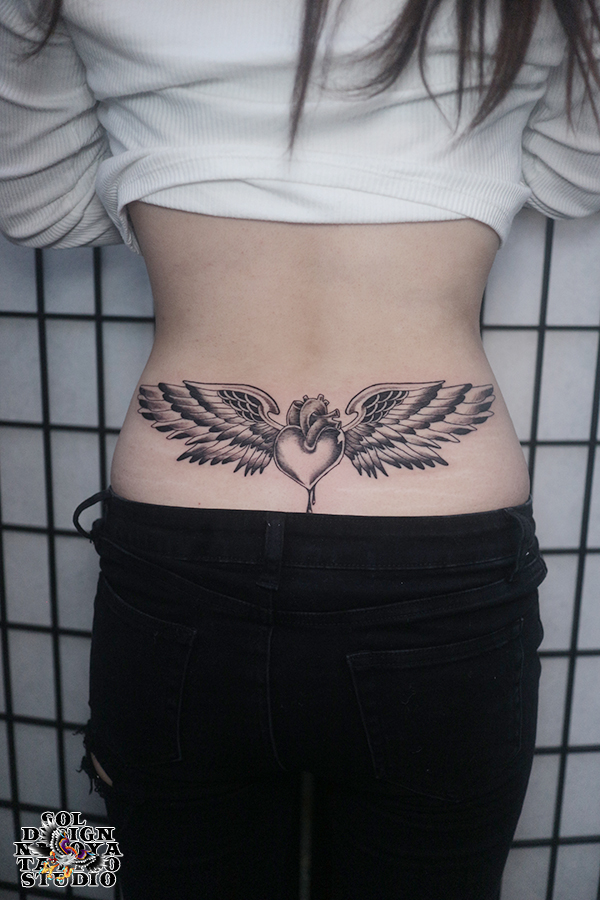 名古屋　タトゥー　女性